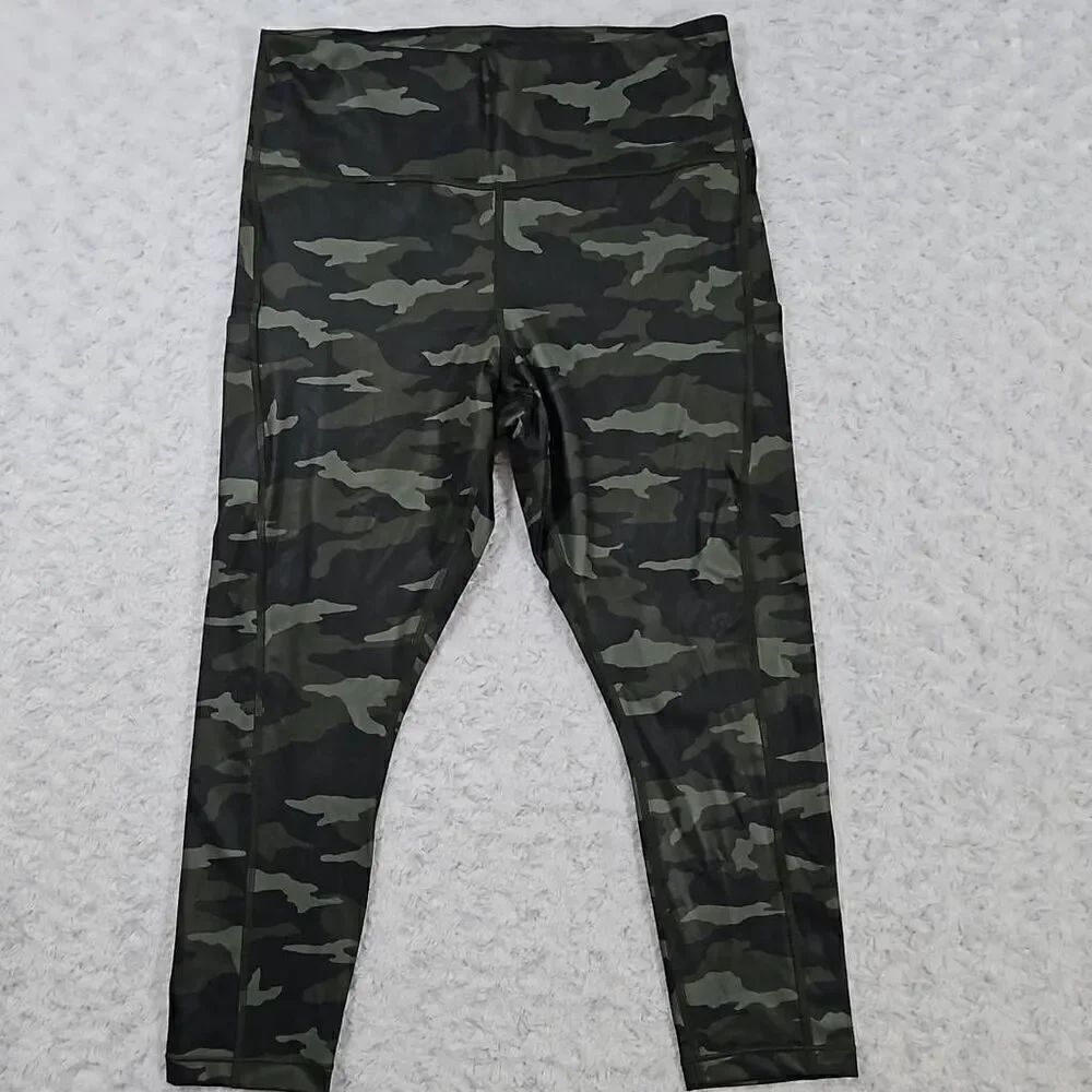 Athleta Ultimate Camo 7/8 Tight womens 1X Gym Running Workout Yoga